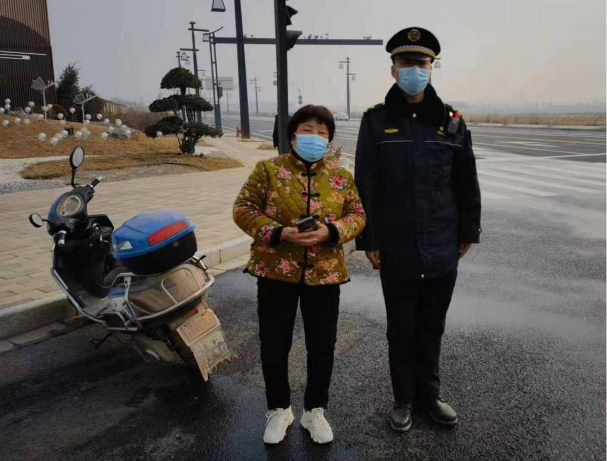 秦汉综合行政执法支队 ‖ 践行雷锋精神 牢记执法为民