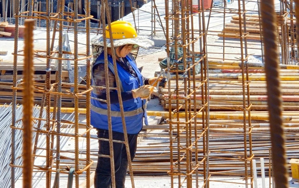 秦风佳苑安居小区工程建设快速推进中