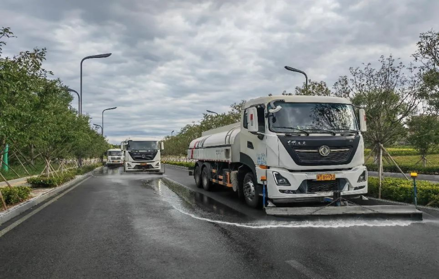秦汉新城丨采用新设备改进道路清洁模式精细化节水
