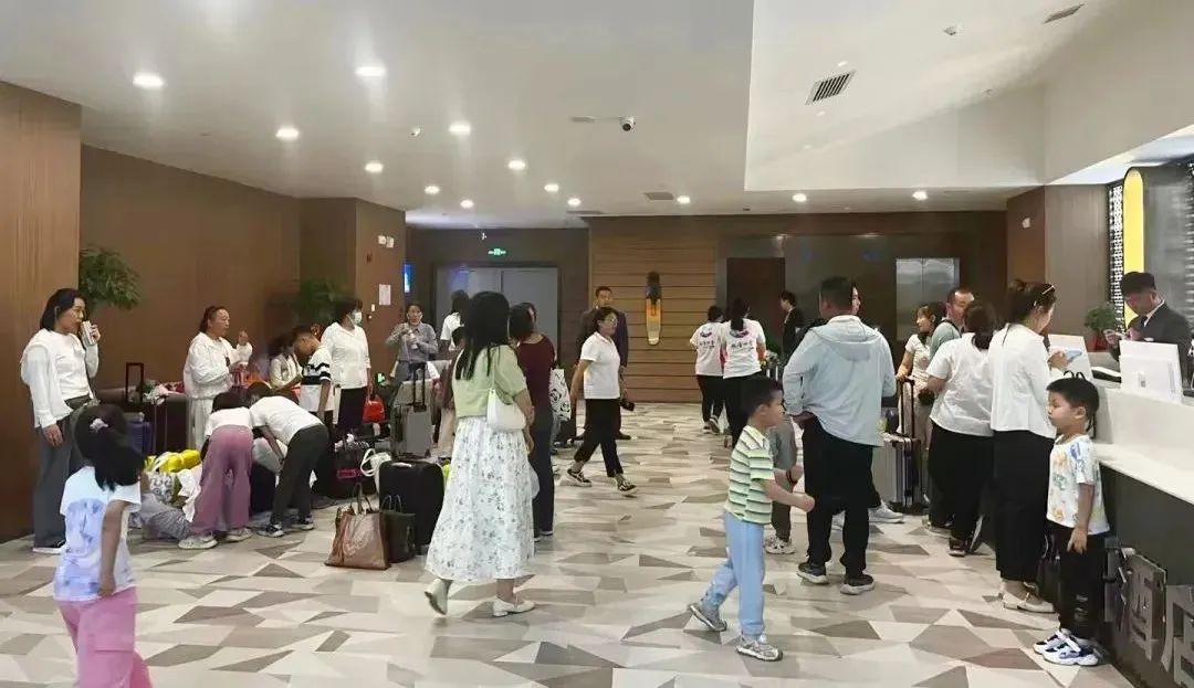 秦汉新城际华冰雪酒店正式开业