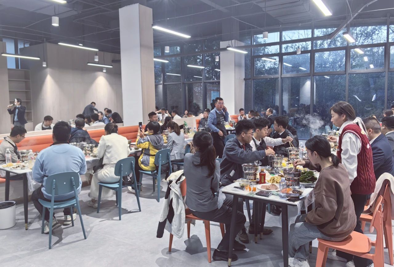 秦汉新城万科理想城，小型商圈初步形成